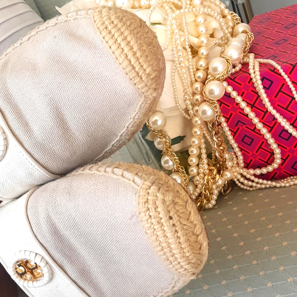 Tory Burch Gorgeous Denim Loafers! - Picture 2 of 14